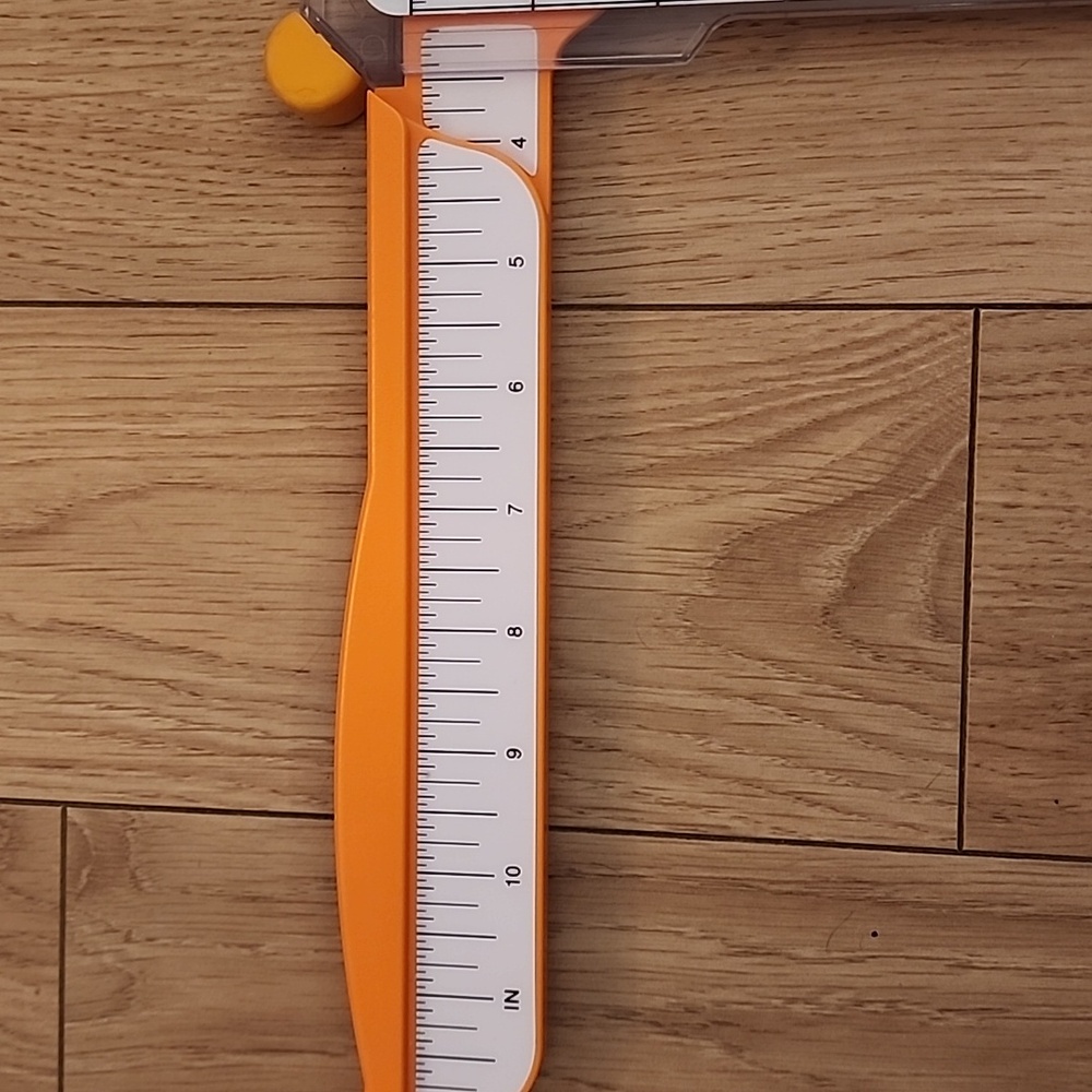 Fiskars 12" Paper Cutter - Picture 9 of 9